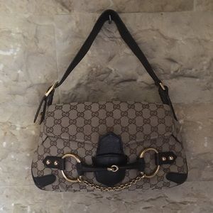 authentic   Medium Gucci Horsebit  hand Bag in good condition